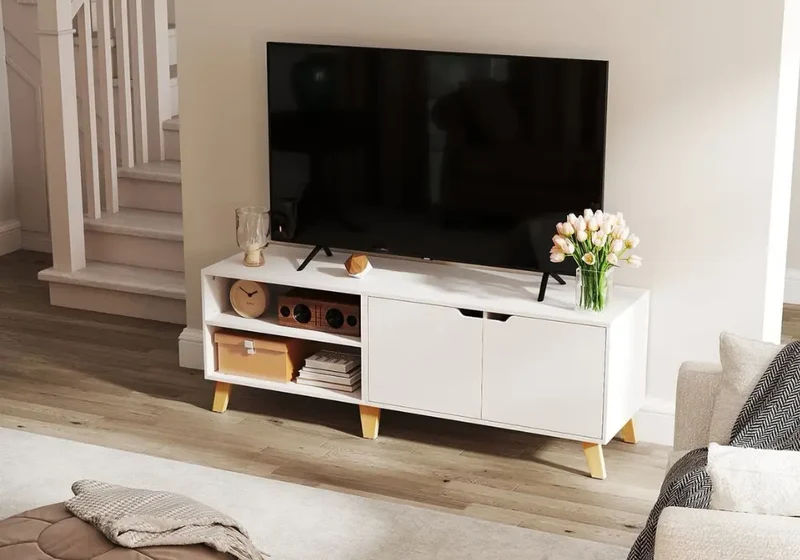 Meuble TV Blanc Scandinave 140x40x50 cm – Rangements Ouverts et Fermés