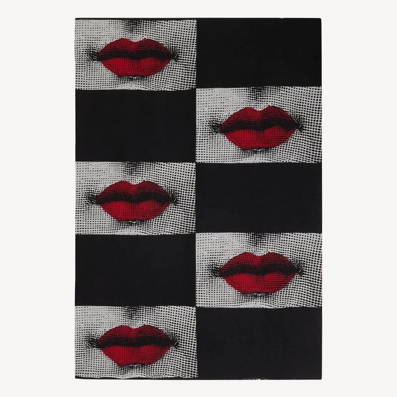 Plaid Kiss