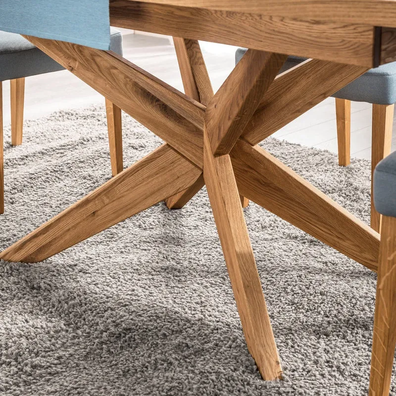 Table à manger à rallonges avec pieds croisés en chêne massif VELLE 39 | LoftStory
