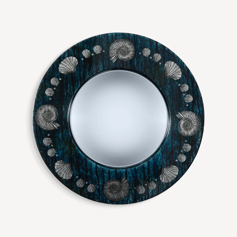 Frame with convex mirror Giro di conchiglie