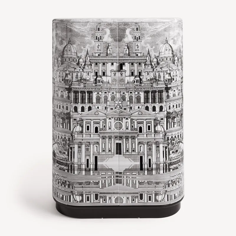 Curved cabinet Città che si rispecchia