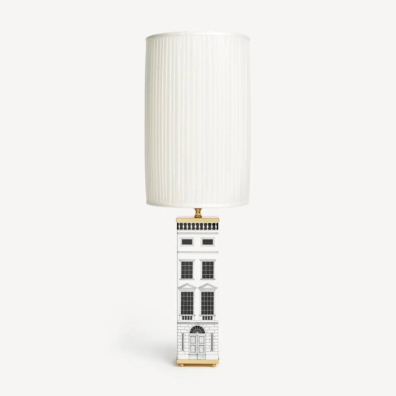 Cylindrical pleated lampshade