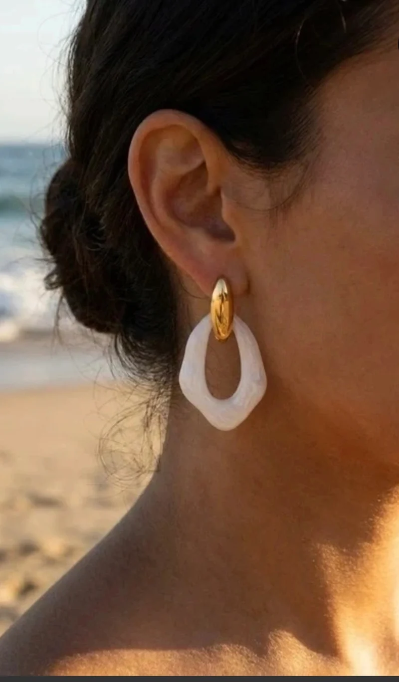 Boucles d’oreilles nacrés blanches