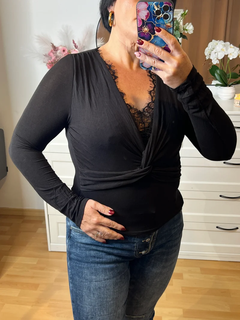 Top manche longue nouer finition dentelle