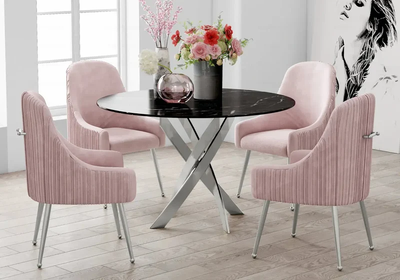 Table ronde marbre noir et chaises roses - Joy