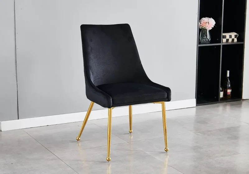 Chaises velours noir à poignée pieds dorés - Gema x4