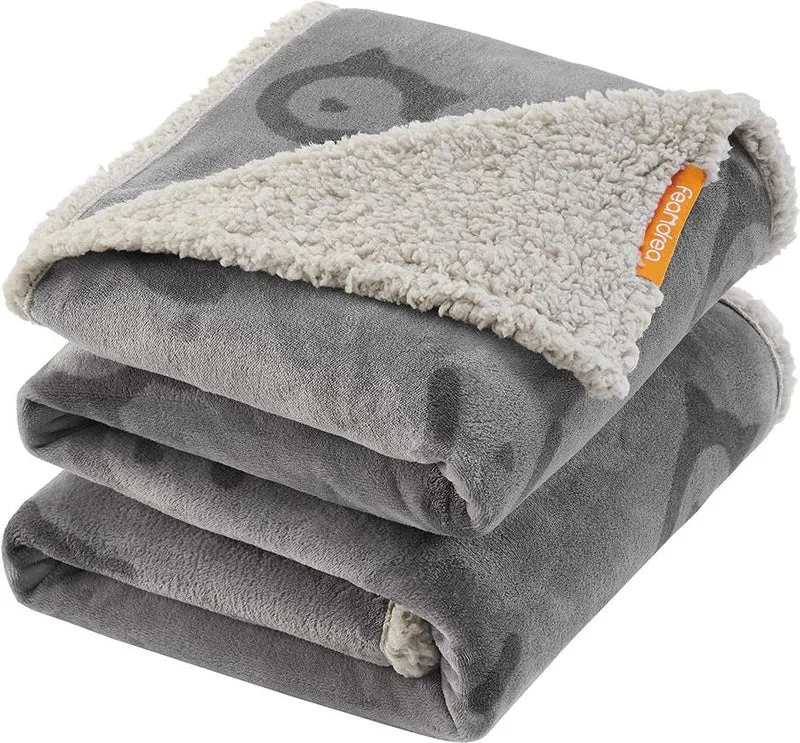 Couverture réversible pour animaux 203 x 152 cm protection canapé lit lavable en machine design moderne en tissu polaire gris 12_0011049