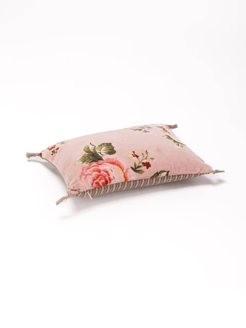 Coussin mini à fleurs velours rose poudre