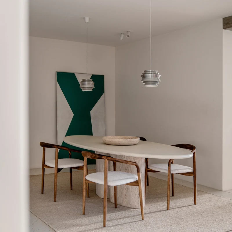 Table à manger ovale Zira - Pied en travertin blanc - Plateau Microskin - Latte - 260 cm