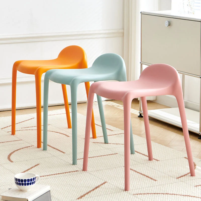 Modern Minimalist Curved PP Plastic Stackable Dining Chair Backless Armless For Dining Room
